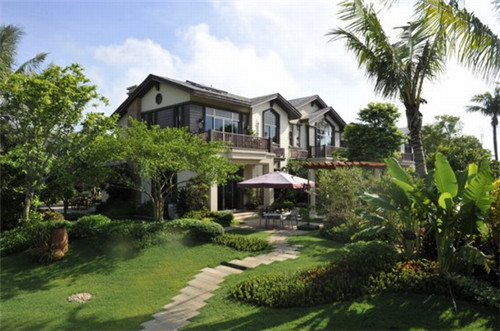 傣妹火锅店菜单设计海报